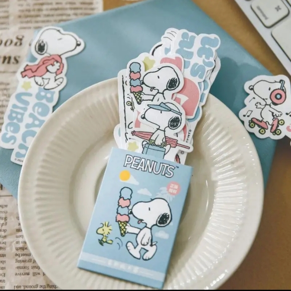 Set 10 Peanuts Snoopy Paper bookmarks - Picture 3 of 9